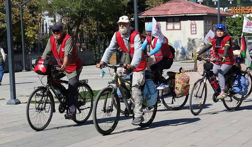 Çocuklar için pedal çeviren Minab Kervanı Van'a ulaştı
