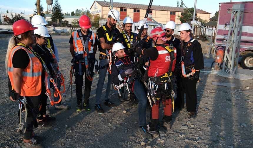 VEDAŞ çalışanlarına yüksekte çalışma ve kurtarma eğitimi