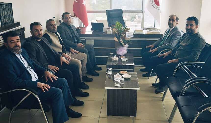 Nüfus Müdürlüğü personelinden Müftü Durmuş'a anlamlı ziyaret