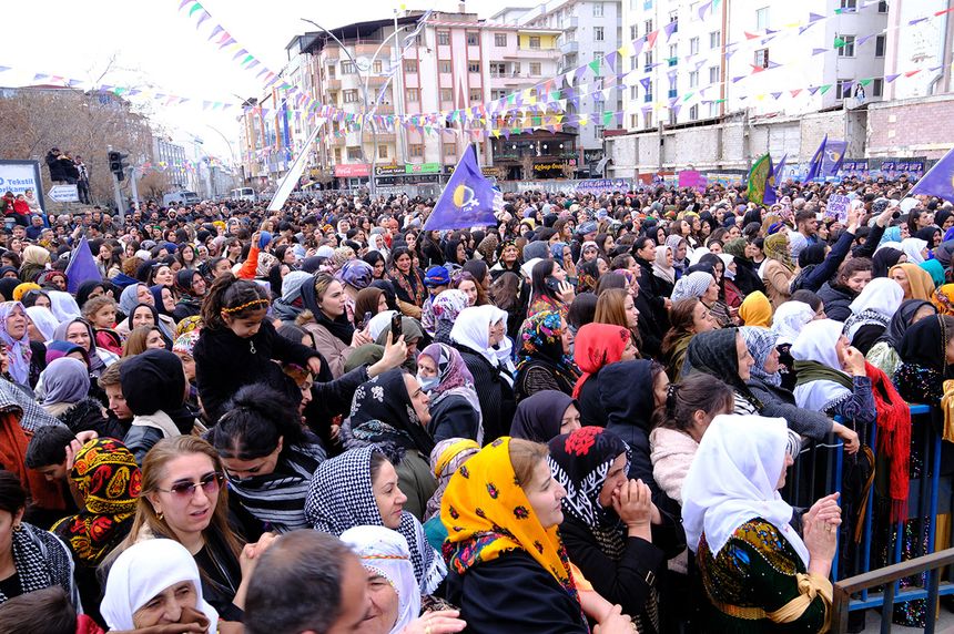 Van'da 8 Mart Mitingi
