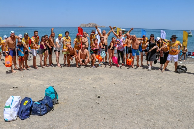 1. Van Denizi Yüzme Festivali başladı
