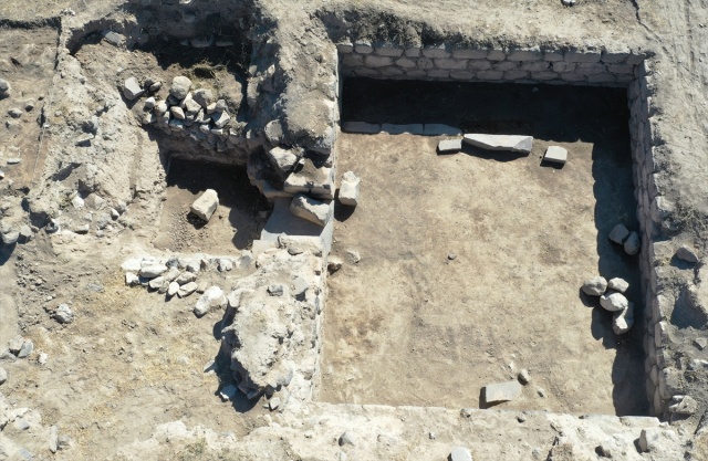 Körzüt Kalesi kalıntısında Urartu Kralı Menua'nın inşa ettirdiği ikinci tapınak bulundu