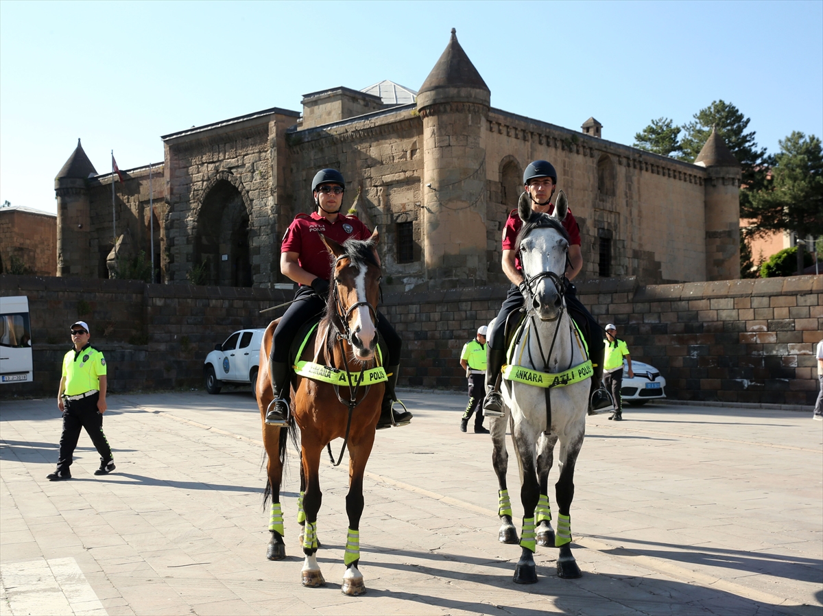 Van atlı birlikleri devriyede