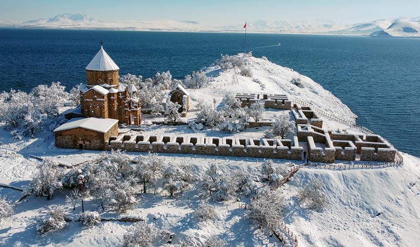 Akdamar Adası'nda görsel şölen