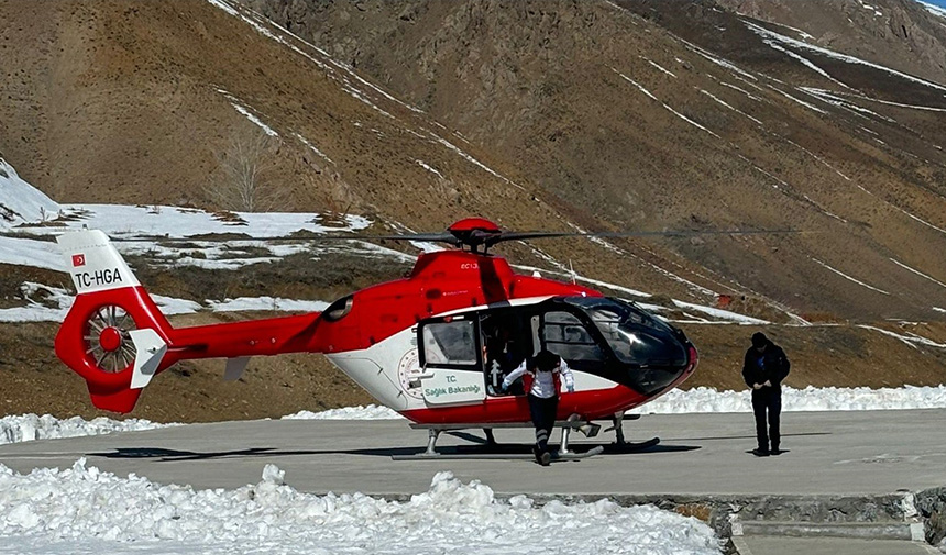 Ambulans Helikopter Hamile Kadın Için Havalandı.jpg888