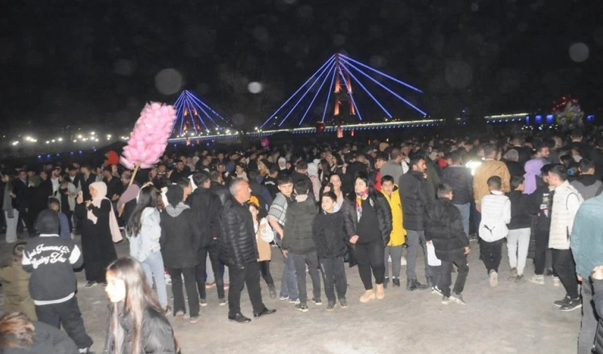 Cizre'de Görkemli Köprü Açılışı! Halaylarla Kutladılar.jpg568