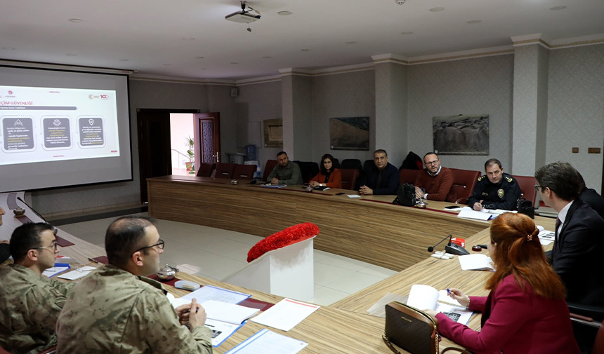 Erciş'te 'Seçim Koordinasyon Ve Güvenliği Toplantısı' Düzenlendi.jpg452