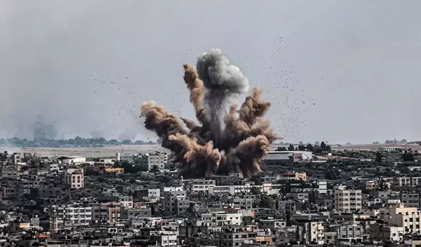 İsrail'in Saldırılarını Sürdürdüğü Gazze'de Can Kaybı 30 Bin 960'A Yükseldi