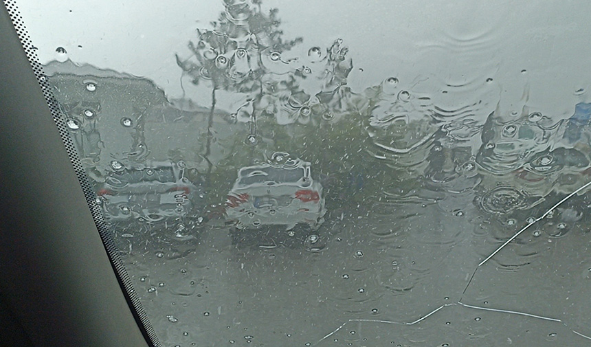 Erciş’te Yağmur Ve Dolu Etkili Oldu.jpg586