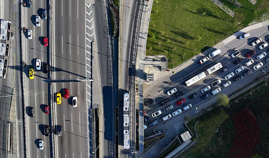 Trafiğe Nisanda 196 Bin 309 Taşıtın Kaydı Yapıldı