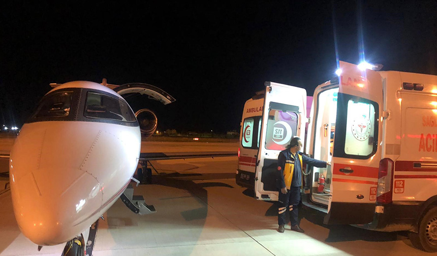 Van’da Bebek Hastalar Ambulans Uçakla İstanbul’a Sevk Edildi.jpg475