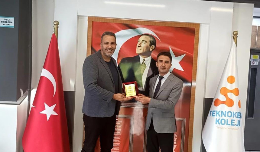 Yazar Hakan Pütün’den Şiir Ve Söyleşi Programı.jpg5747