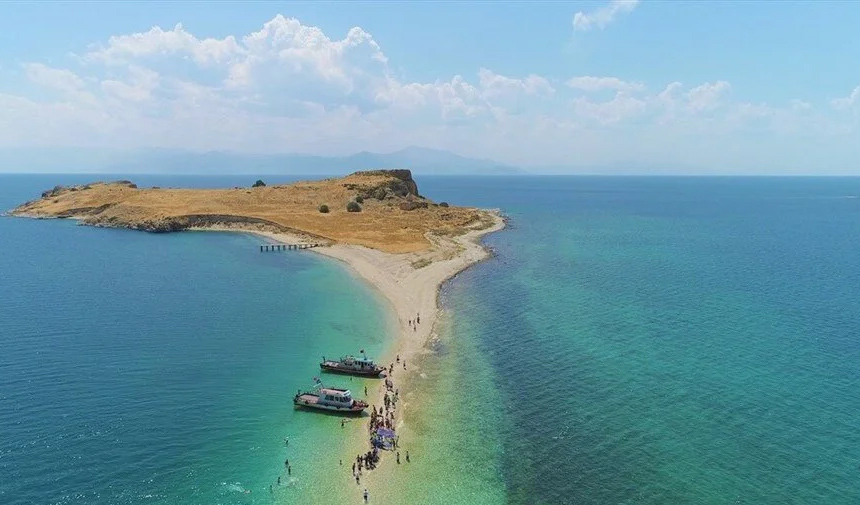 Çarpnak Adasi Ölüm Adasi Deği̇ld D