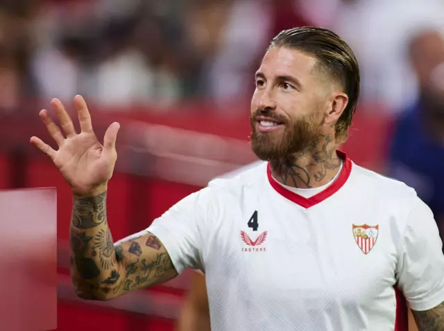 Sergio Ramos Galatasaray A Yesil Isigi Yakti 17811783 6499 M