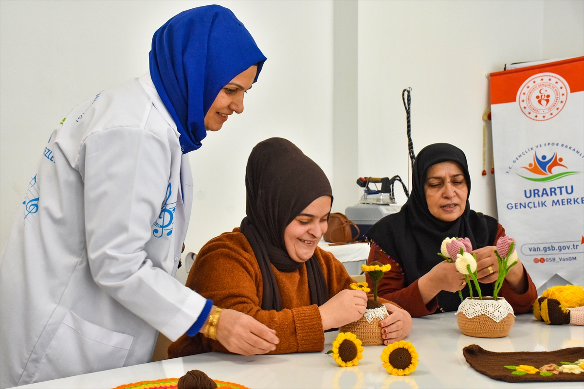 A A 20250202 36933008 36932997 G E N C L I K M E R K E Z I N D E K I K U R S D O W N S E N D R O M L U Z E Y N E P I N D U N Y A S I N I Y E N I D E N S E K I L L E N D I R D I