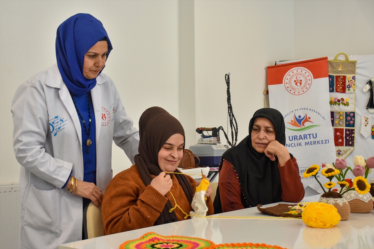 A A 20250202 36933008 36933005 G E N C L I K M E R K E Z I N D E K I K U R S D O W N S E N D R O M L U Z E Y N E P I N D U N Y A S I N I Y E N I D E N S E K I L L E N D I R D I