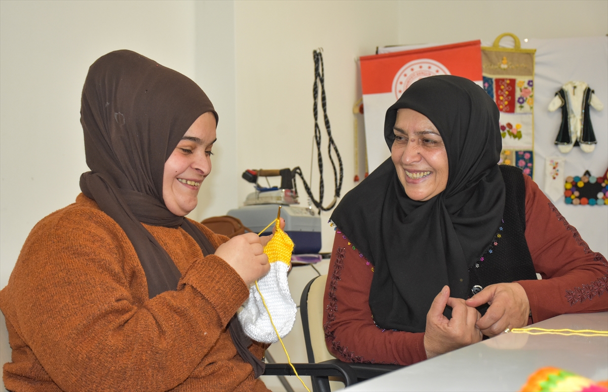 A A 20250202 36933008 36933006 G E N C L I K M E R K E Z I N D E K I K U R S D O W N S E N D R O M L U Z E Y N E P I N D U N Y A S I N I Y E N I D E N S E K I L L E N D I R D I