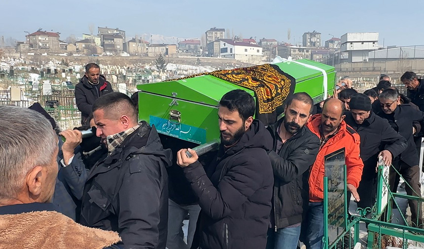 Elektrik Akımına Kapılan Genç Kız