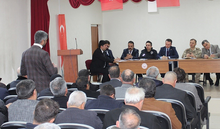 Muhtarlarla Bir Araya Geldi