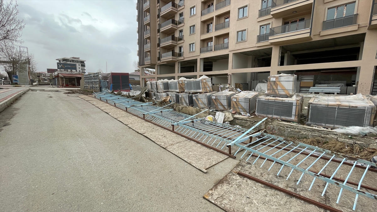 A A 20250410 37584757 37584756 V A N D A S I D D E T L I R U Z G A R C A T I L A R A Z A R A R V E R D I