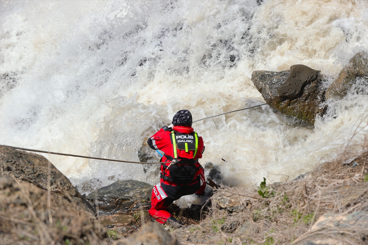 A A 20250411 37599595 37599586 H A K K A R I D E K A Y I P K A D I N I A R A M A C A L I S M A L A R I S U R U Y O R