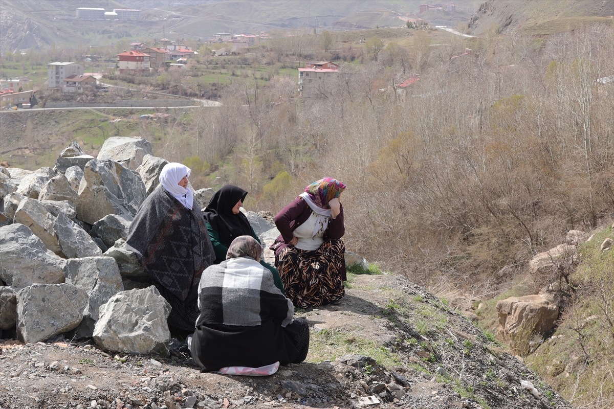 A A 20250411 37599595 37599587 H A K K A R I D E K A Y I P K A D I N I A R A M A C A L I S M A L A R I S U R U Y O R