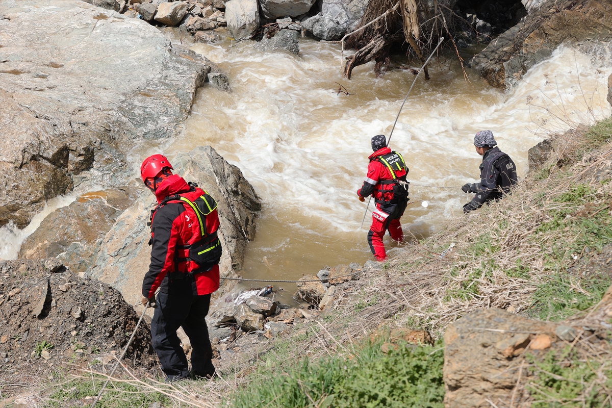 A A 20250411 37599595 37599589 H A K K A R I D E K A Y I P K A D I N I A R A M A C A L I S M A L A R I S U R U Y O R