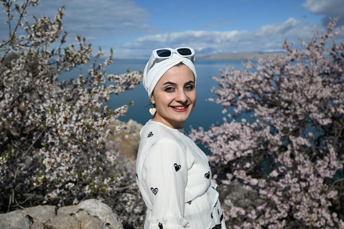 A A 20250418 37667026 37667025 B A H A R I N T O N L A R I N A B U R U N E N A K D A M A R A D A S I B A D E M C I C E G I F E S T I V A L I N E H A Z I R L A N I Y O R