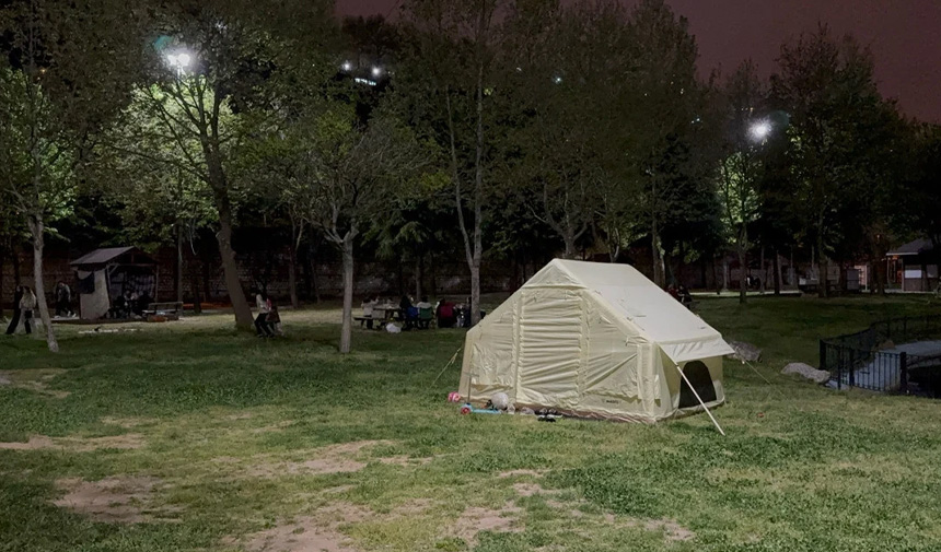 Geceyi Dışarda Geçirdi Bazı Vatandaşlar.jpg4