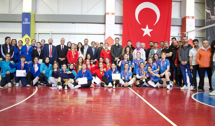 Kız Voleybol Turnuvası