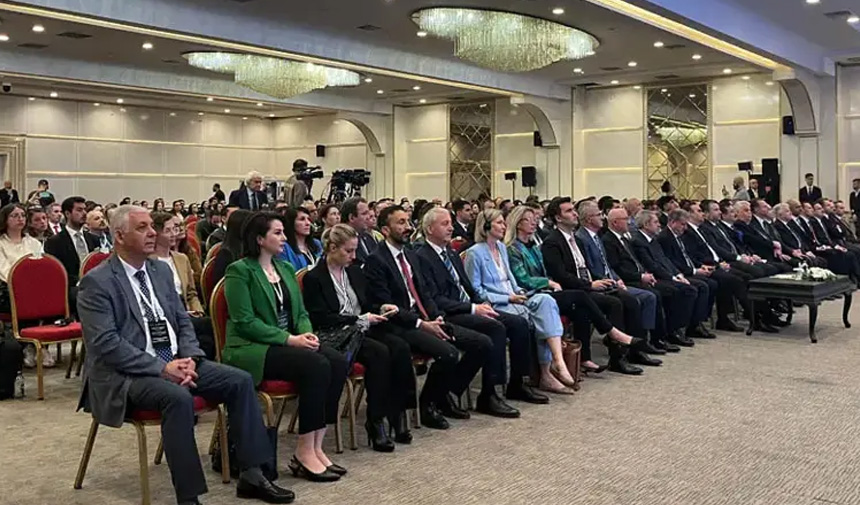 Bakan Kaçır.jpg9