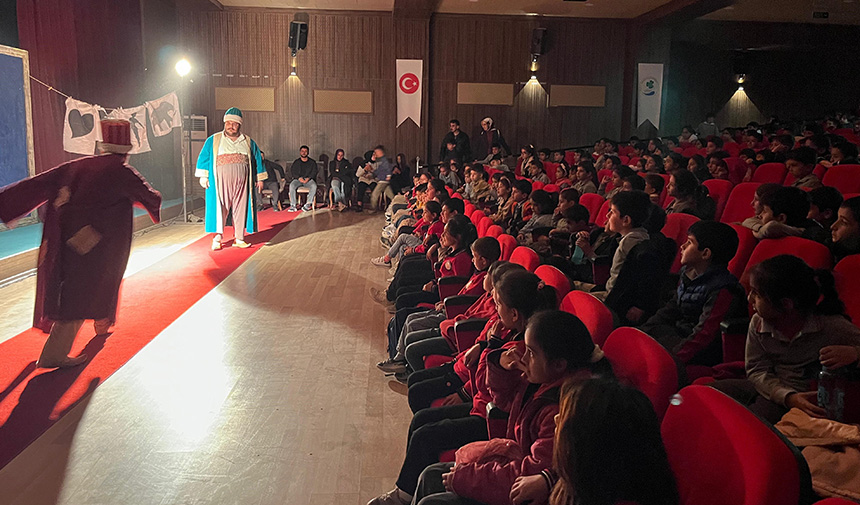 Çocuklar Tiyatro.jpg1