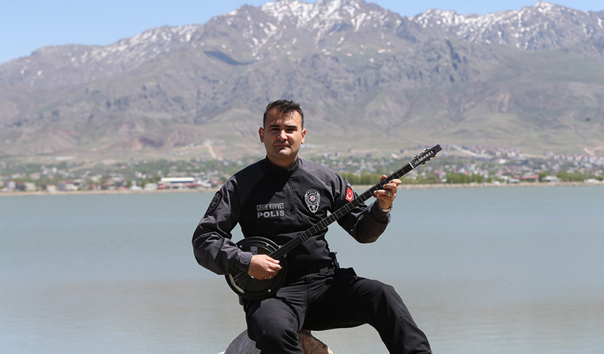 Polis Memurunun Müzik Aşkı.jpg4