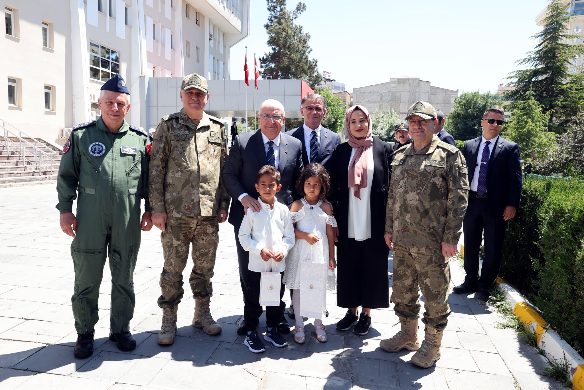 Gtui Tx7 W Q A Ajopp