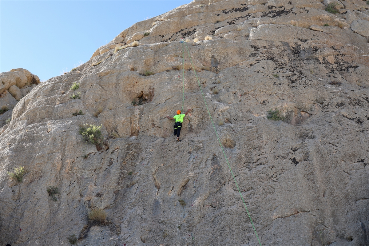 A A 20250708 38502061 38502054 T E K B A C A G I Y L A Z I R V E L E R I Z O R L A Y A N S P O R C U P A R A T I R M A N I S T A I L K S A M P I Y O N O L M A Y I H E D E F L I Y O R