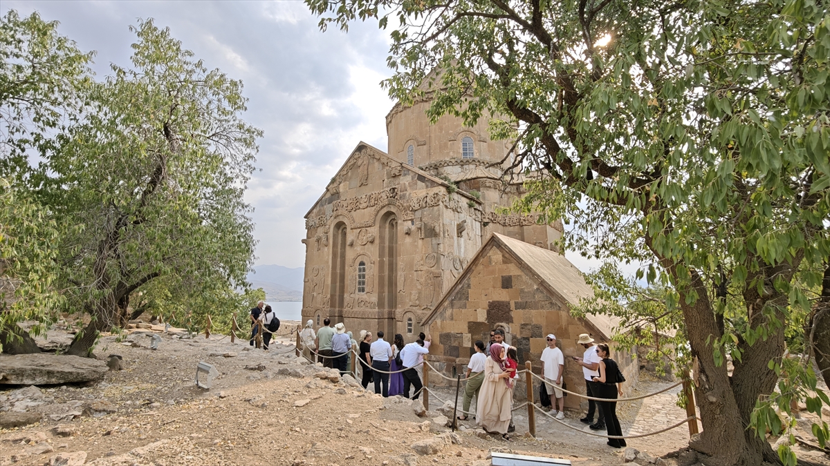 A A 20250729 38696747 38696741 F A R K L I I L L E R D E N G E L E N G A Z E T E C I L E R V A N I N T A R I H I V E K U L T U R E L A L A N L A R I N I G E Z D I