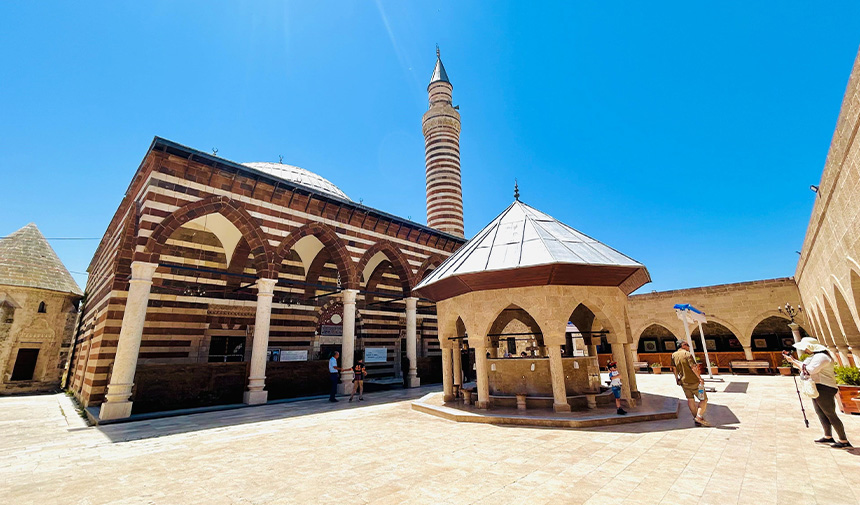 Hüsrev Paşa Camii