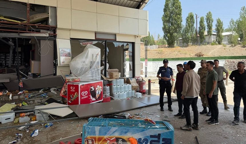 Petrol Istasyonu.jpg2