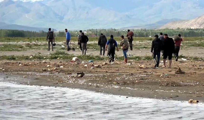 W A D E S F D G R T F H G J H