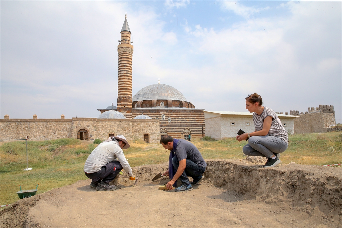 A A 20250804 38740788 38740764 E S K I V A N S E H R I K A Z I L A R I N D A O S M A N L I K I S L A S I I Z I N E R A S T L A N D I