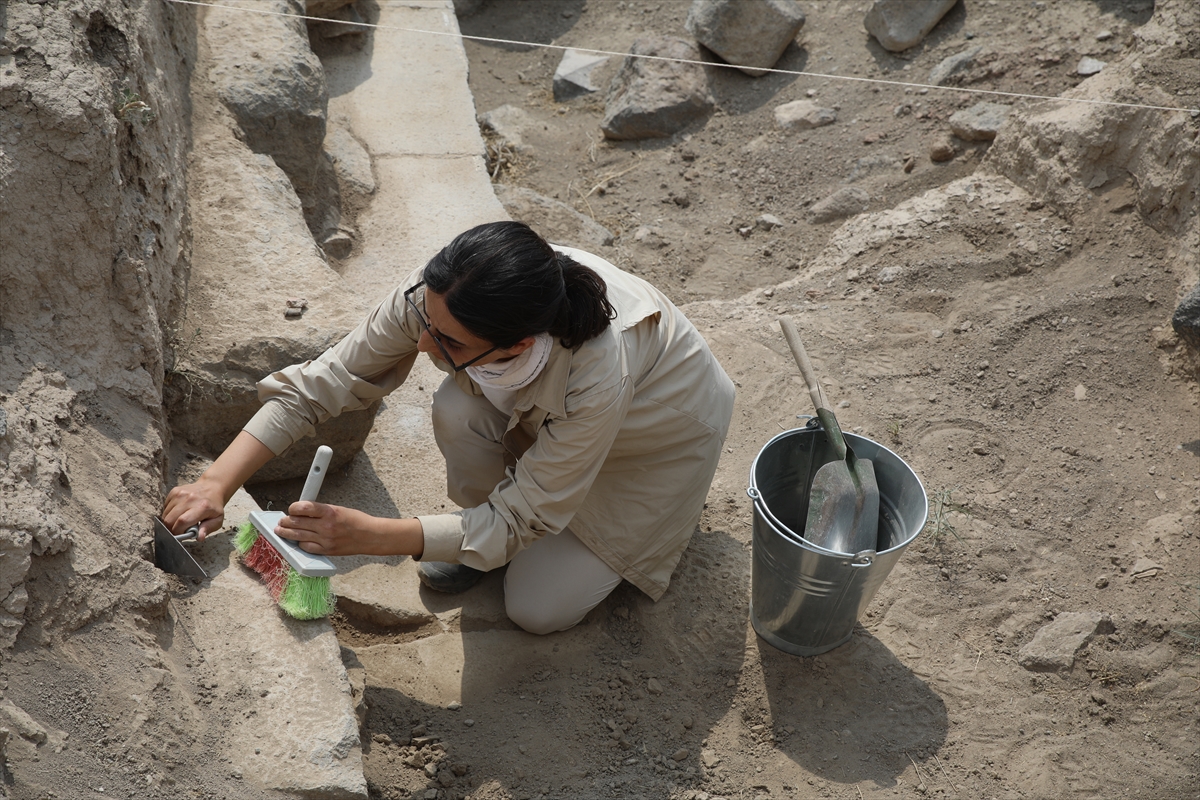 A A 20250806 38755900 38755874 C I V I Y A Z I L I T A B L E T L E R I N C O Z U M U Y L E K O R Z U T K A L E S I N I N H A L D I N I N K U T S A L K E N T I O L D U G U B E L I R L E N D I