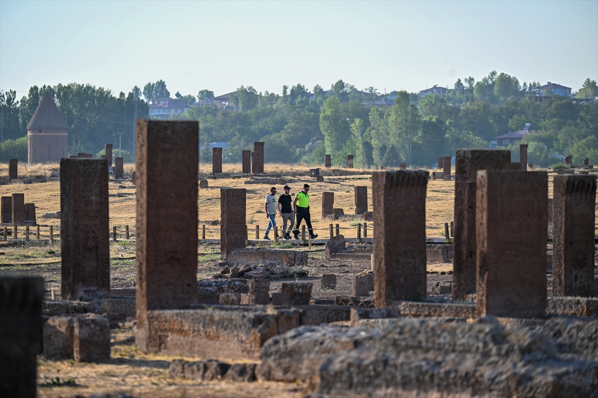 A A 20250825 38917430 38917396 S E L C U K L U M E Y D A N M E Z A R L I G I N D A E C D A D A V E F A Z I Y A R E T I