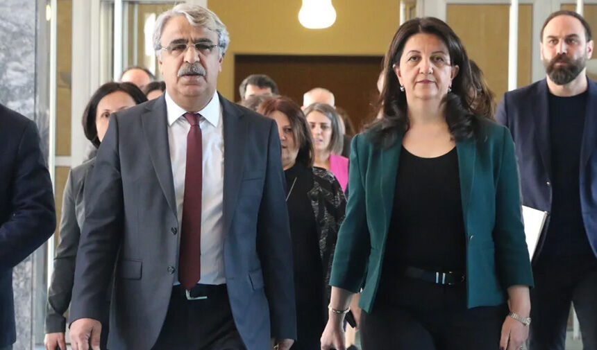 DEM Parti heyeti, İmralı'da Öcalan ile görüştü