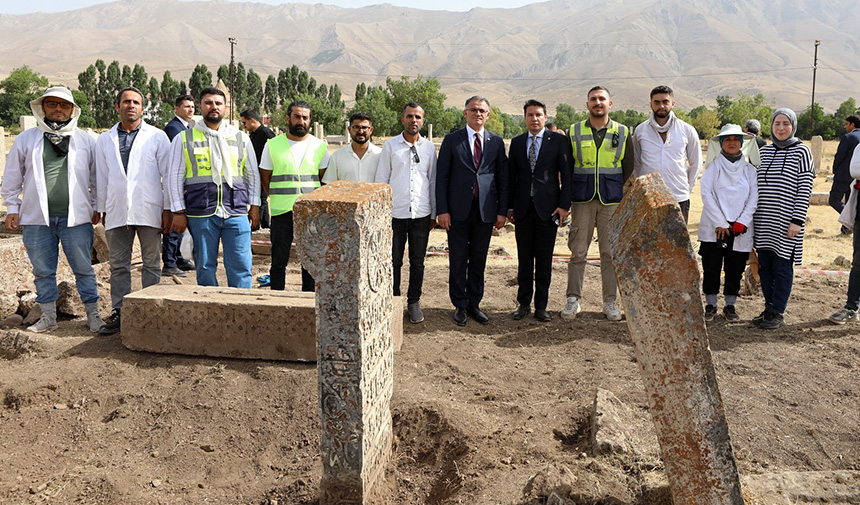 Selçuklu Mezarlığı.jpg3