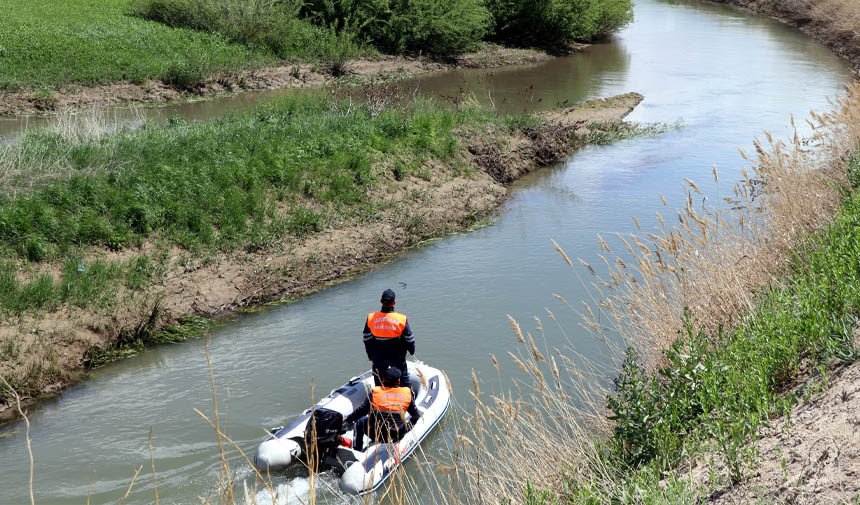 W D E S F G R D T H F Y J G H U K J K