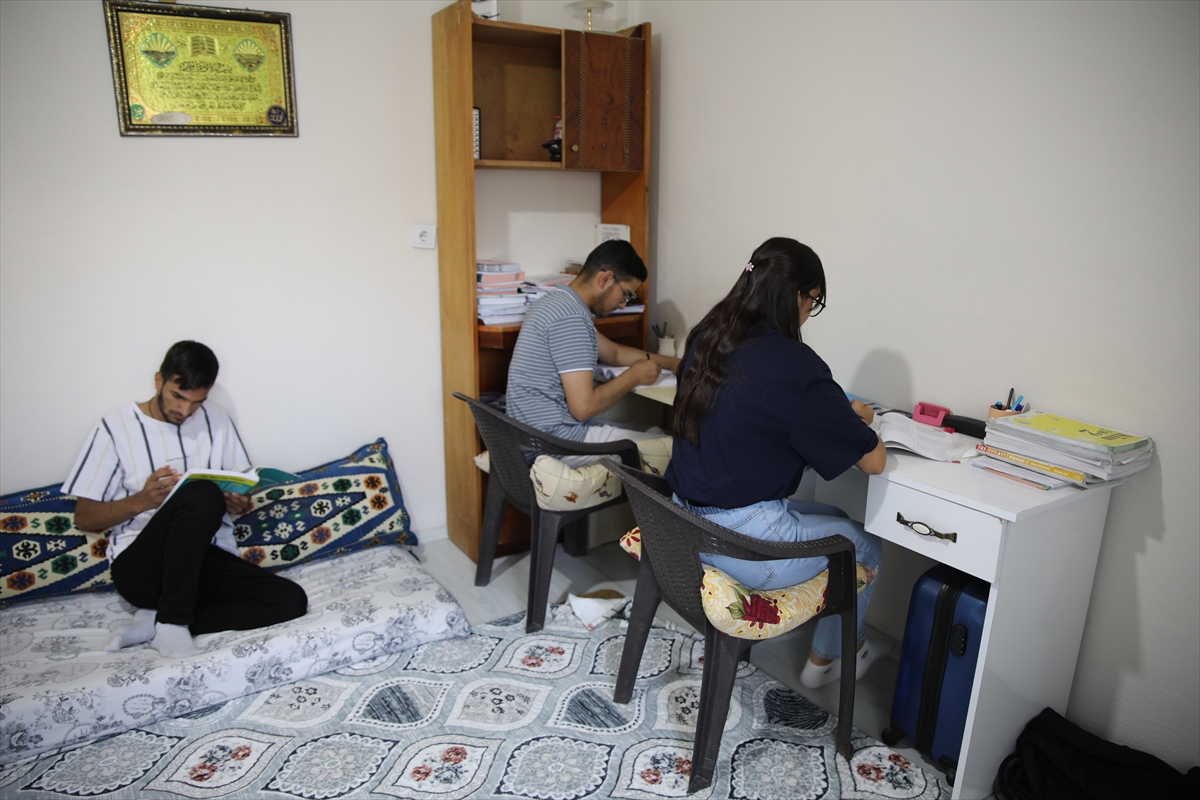 A A 20250901 38986292 38986272 V A N L I 3 K A R D E S O R T A K M A S A D A D E R S C A L I S A R A K U N I V E R S I T E H A Y A L L E R I N I G E R C E K L E S T I R D I