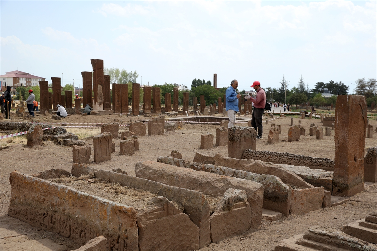 A A 20250916 39126041 39126038 S E L C U K L U M E Y D A N M E Z A R L I G I N D A O R T A Y A C I K A R I L A N M E Z A R S A Y I S I 10 B I N I A S T I