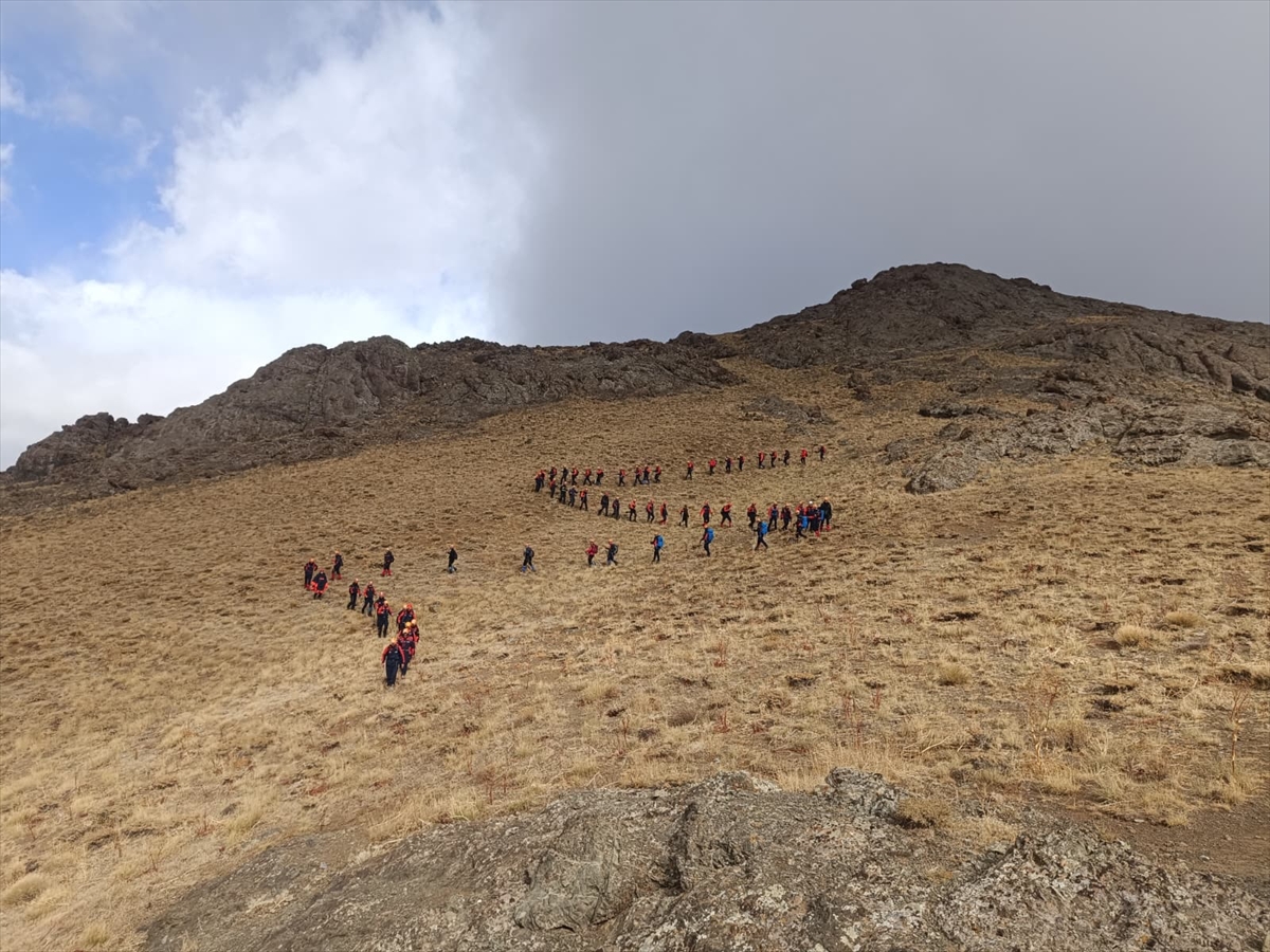 A A 20250924 39209089 39209071 E R E K V E S U P H A N D A G L A R I N D A A R A M A K U R T A R M A K A M P I D U Z E N L E N D I