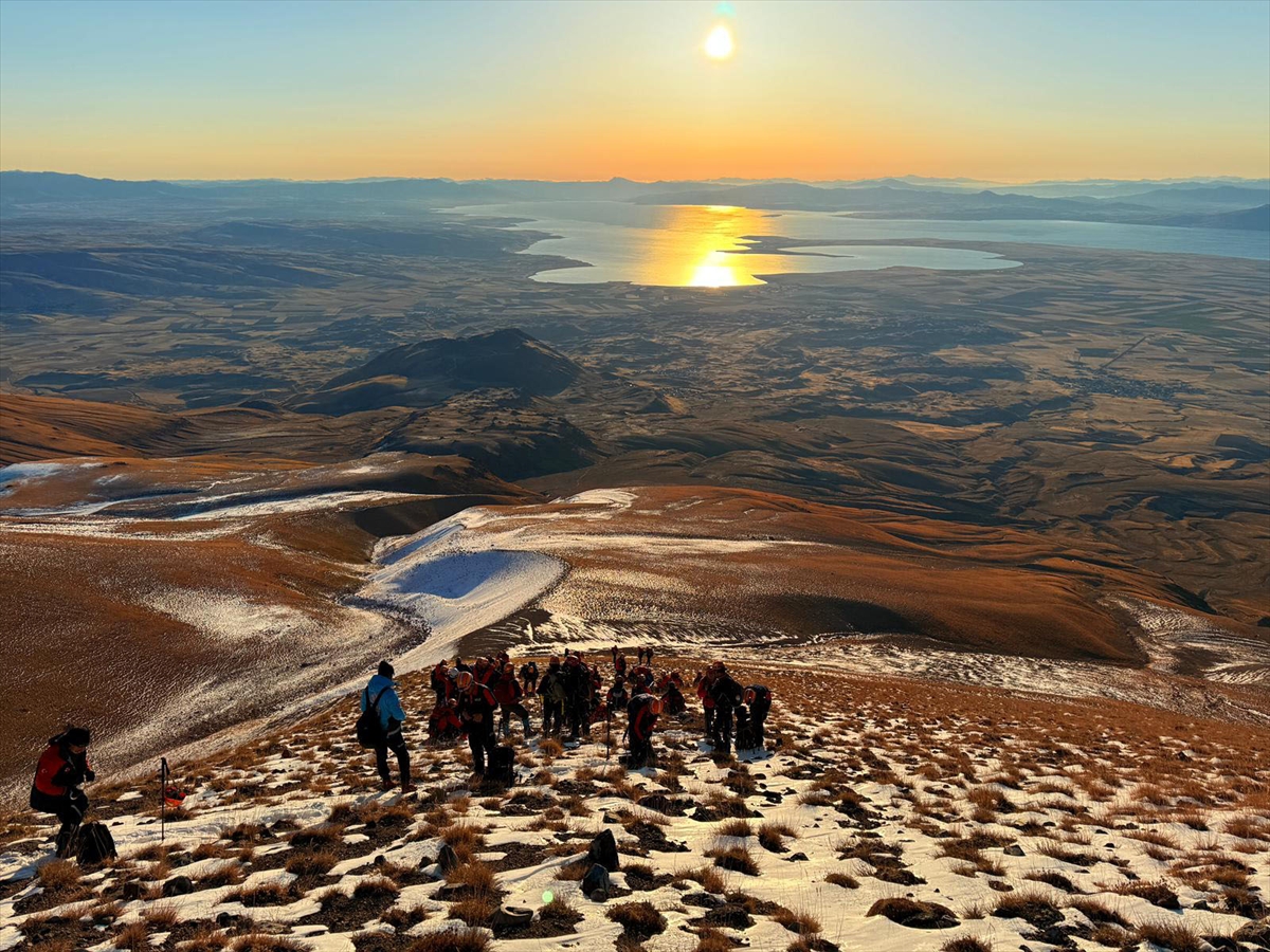 A A 20250924 39209089 39209072 E R E K V E S U P H A N D A G L A R I N D A A R A M A K U R T A R M A K A M P I D U Z E N L E N D I