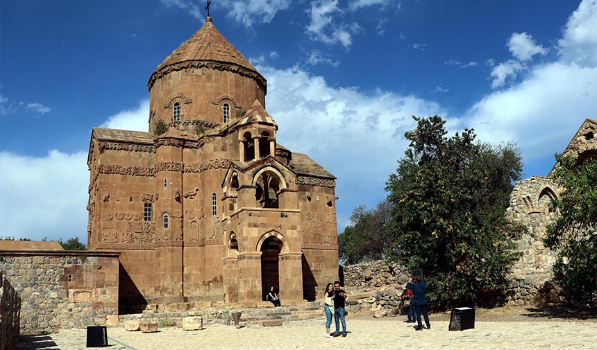 D W A F E S G R T H F J G Y H U K J K